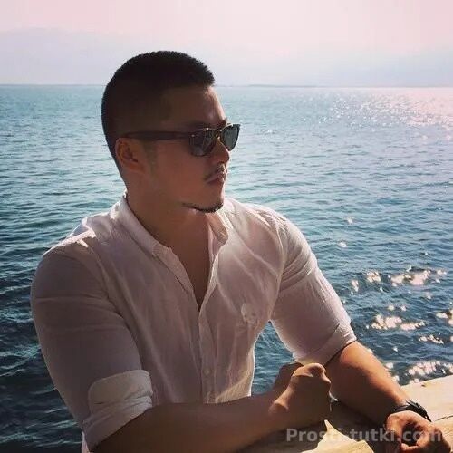 Мужчина Makc Центральный